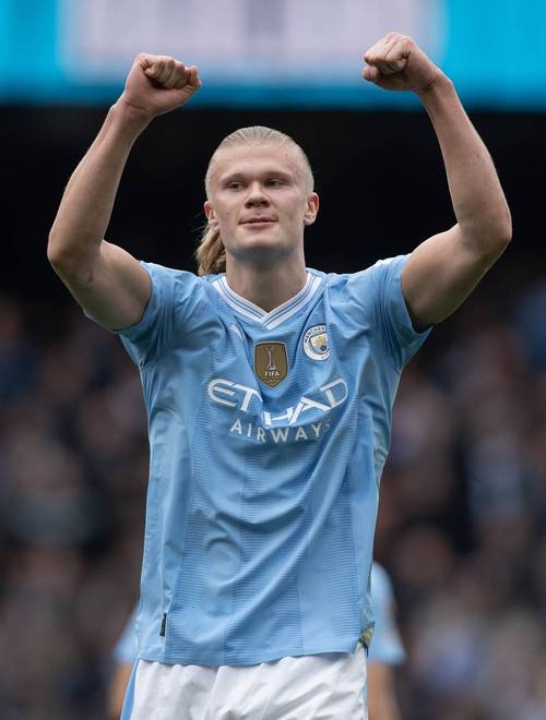 足协杯决赛火爆，观众超3.5万，票房破700万（足协杯决赛热度飙升：3.5万观众到场，票房突破700万）