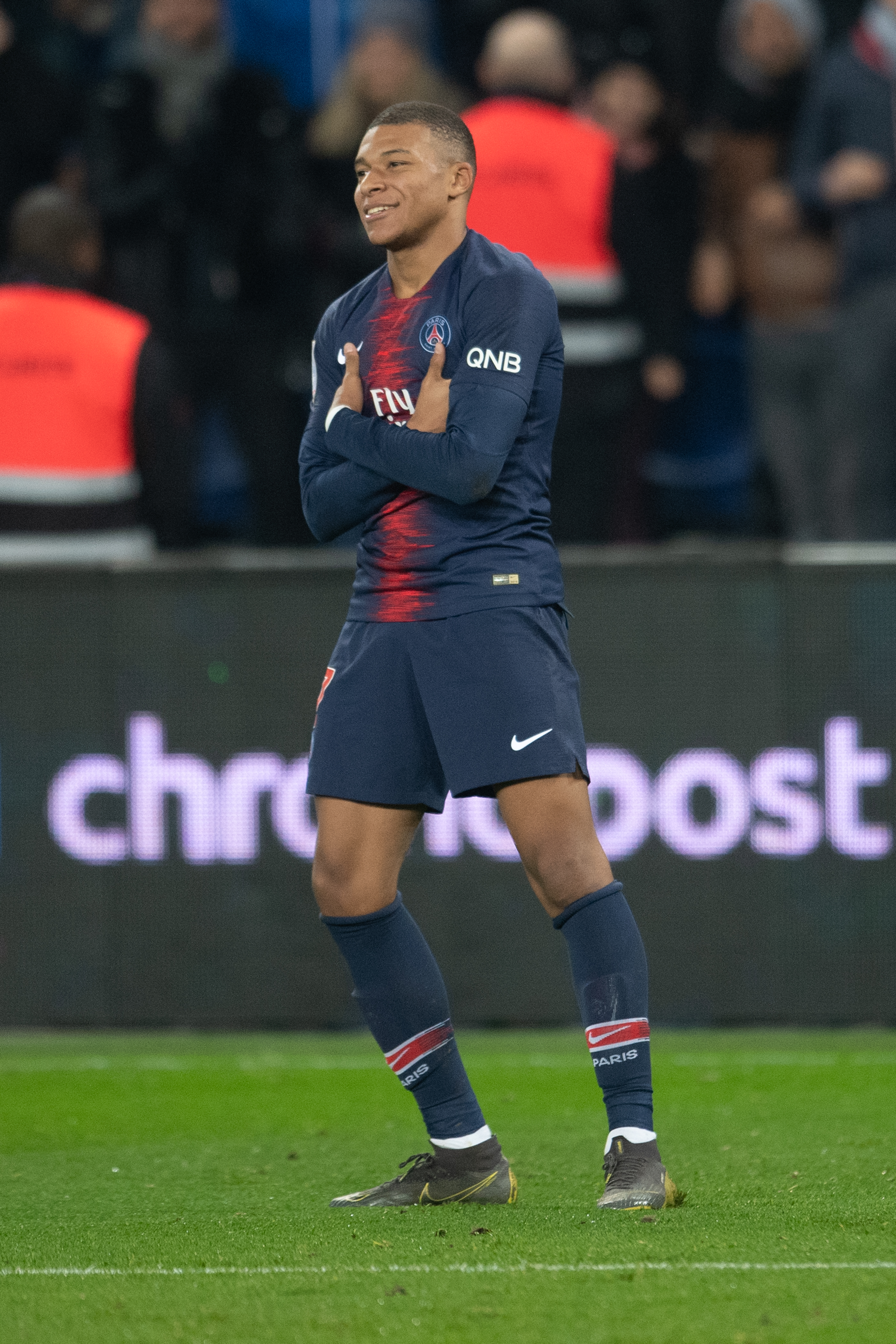 曼城瓜帅巧妙调整战胜热刺（瓜帅妙招助曼城击败热刺）