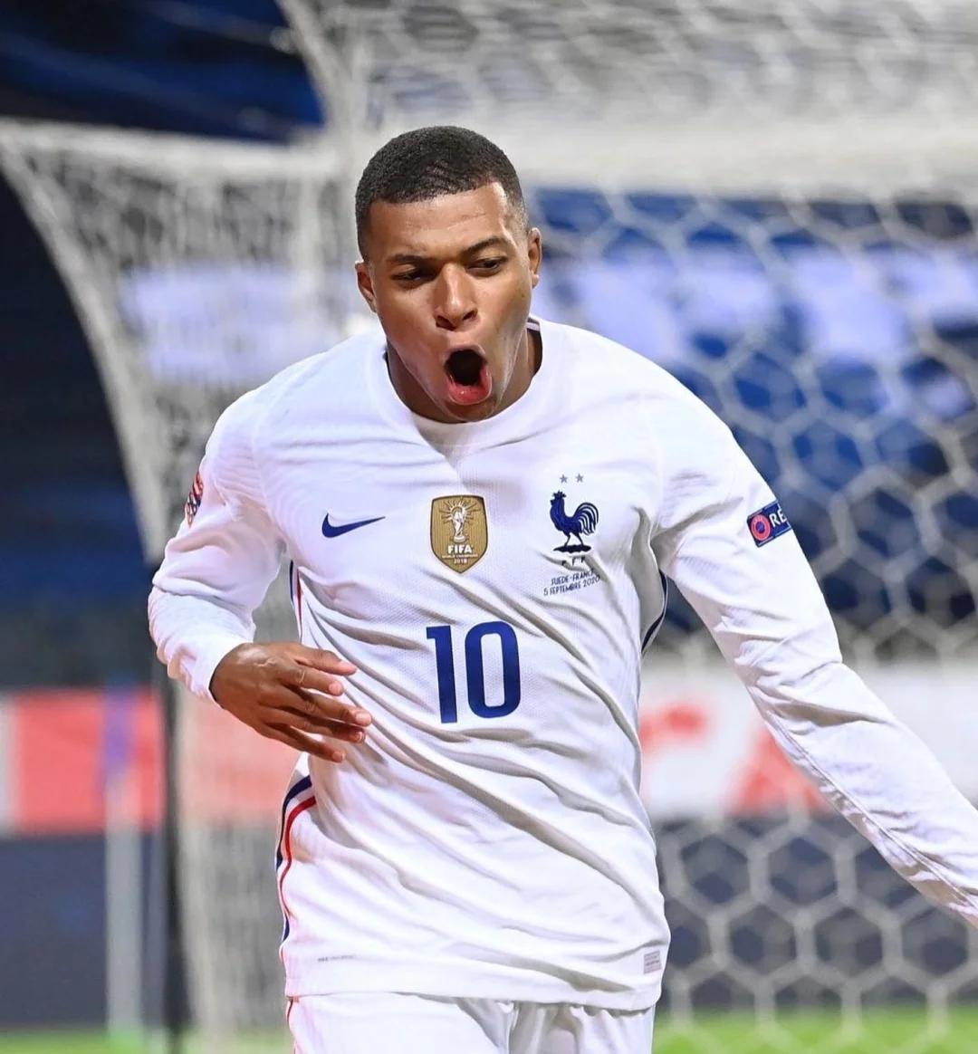 2011年至今欧冠门将失误丢球榜：诺伊尔10次居首，奥纳纳在列（2011年至今欧冠门将失误致丢球榜：诺伊尔以10次领跑，奥纳纳上榜）