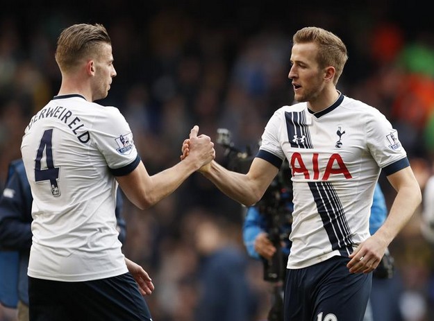 斑马队长，洛卡特利达成尤文生涯200场里程碑（洛卡特利佩戴队长袖标，迎来尤文生涯第200场里程碑）