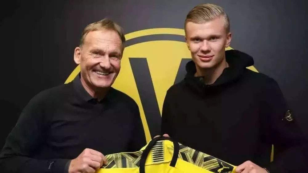 姆巴佩调侃破坏点球点：对方支撑脚要是打滑，我们就赚到了（姆巴佩打趣称在点球点“动手脚”：若对手支撑脚打滑，我们就占便宜）