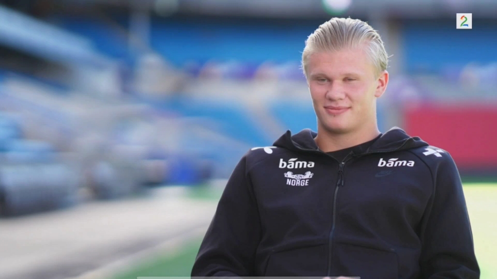 亚冠赛后国安球迷对老将王刚高喊：电梯战神，王刚牛X（亚冠赛后，国安球迷齐声为老将王刚呐喊：电梯战神，太强了）