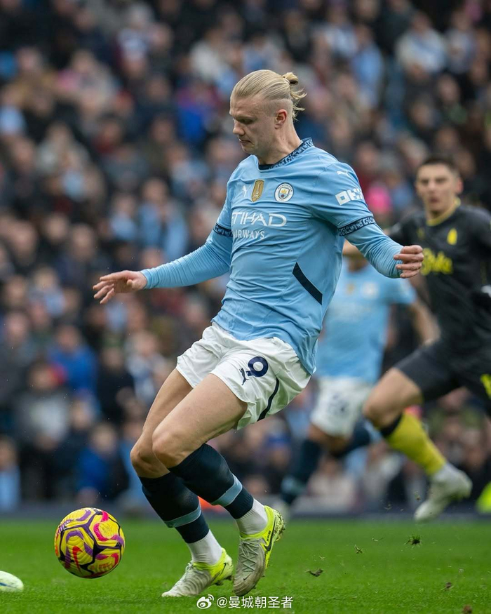 拉菲尼亚安慰弗里克？世体：弗里克只是不满裁判判罚（世体：弗里克只是对裁判判罚不满，非拉菲尼亚安慰）