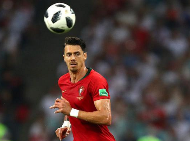 帮助宁波三年冲超，李霄鹏下岗再就业，教练团队薪资或高达千万（李霄鹏重返执教助宁波三年冲超，教练组薪酬或达千万级）